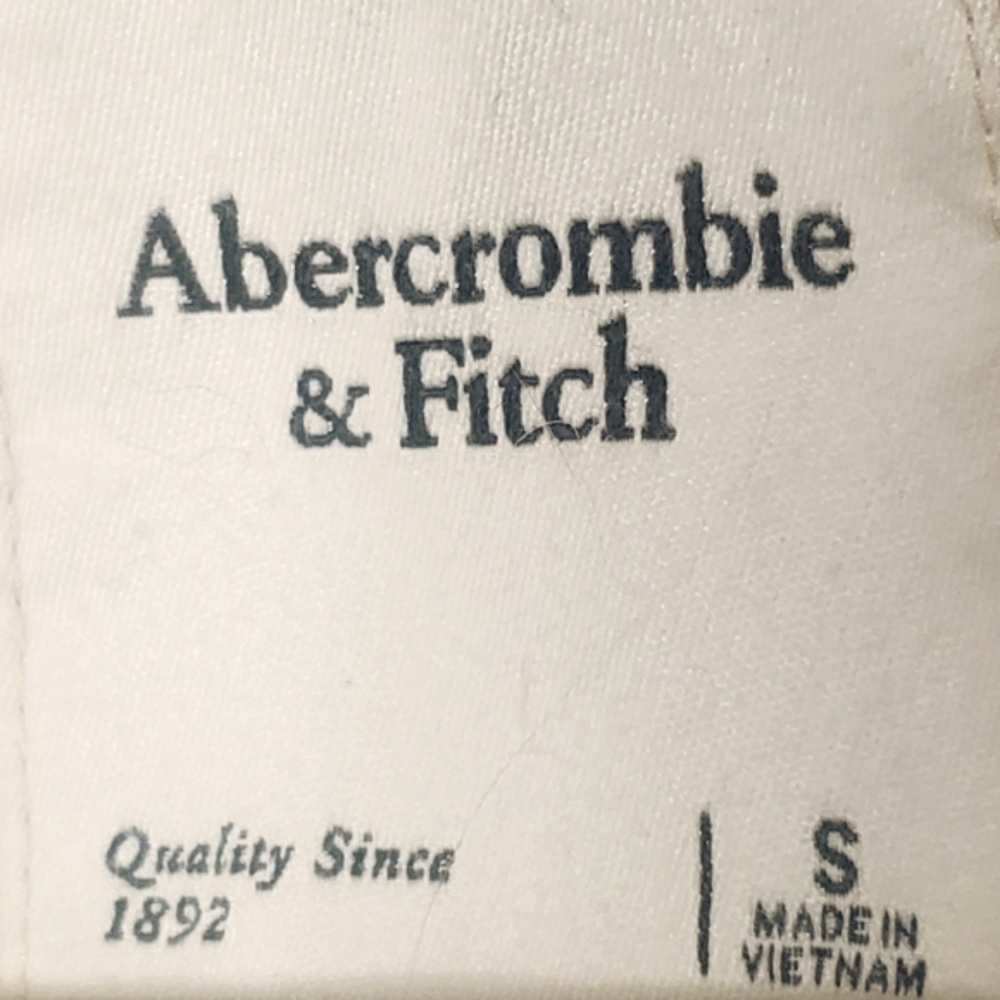 Virgin Mary Abercrombie & Fitch Puffer - Picture 3 of 3